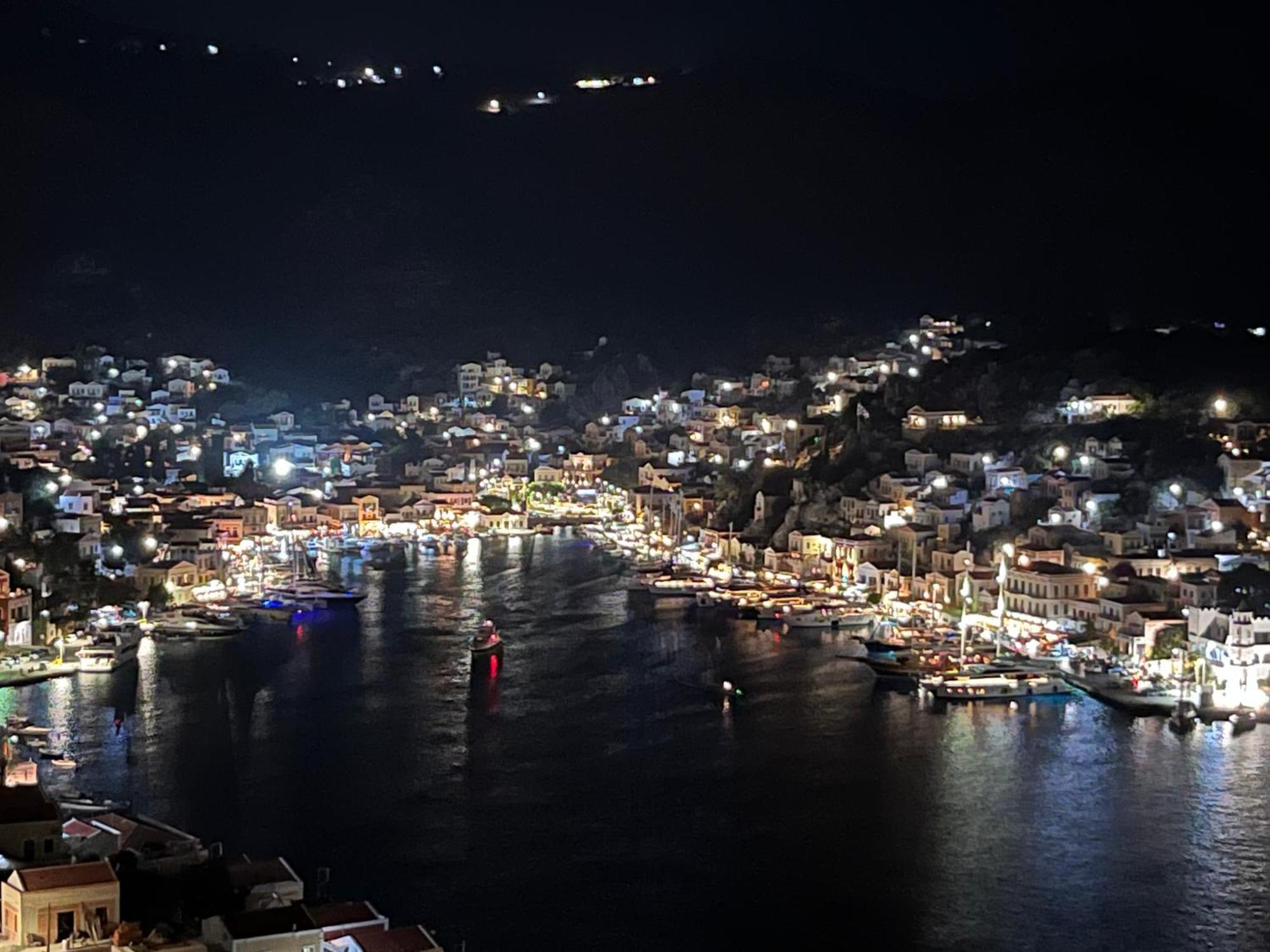 Aleminas Rooms Symi Bagian luar foto